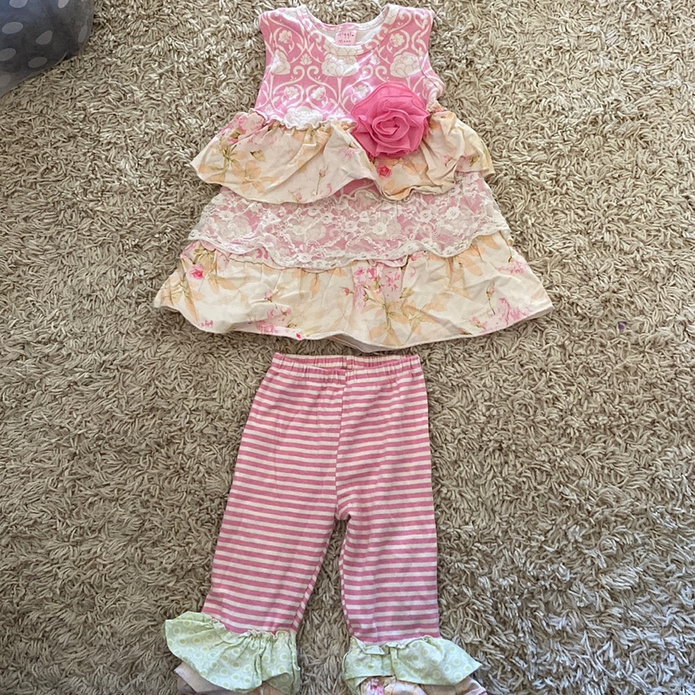 Giggle Moon outfit